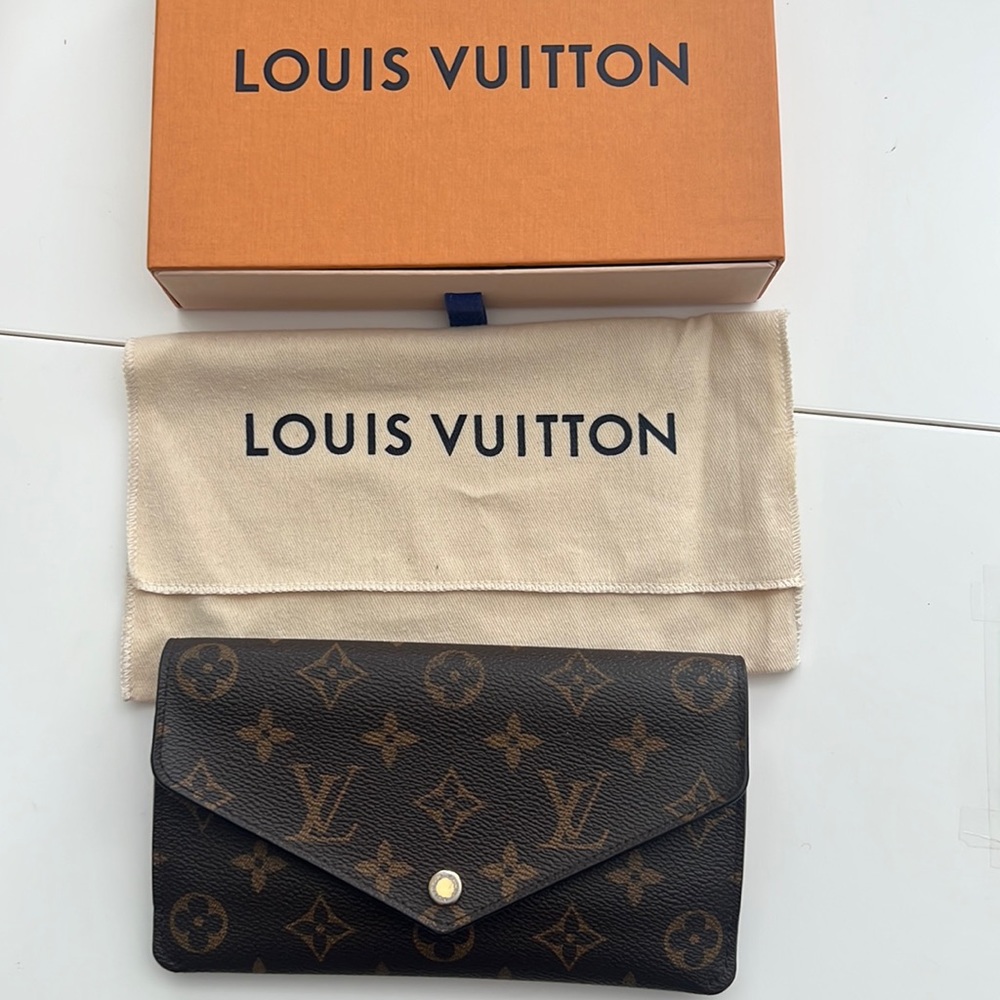 Authentic Louis Vuitton wallet with box and dust bag